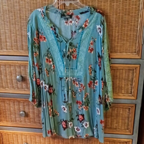 Gorgeous Suzanne Betro Women's XL Floral Boho Tassel Tie Tunic Top - Picture 3 of 13